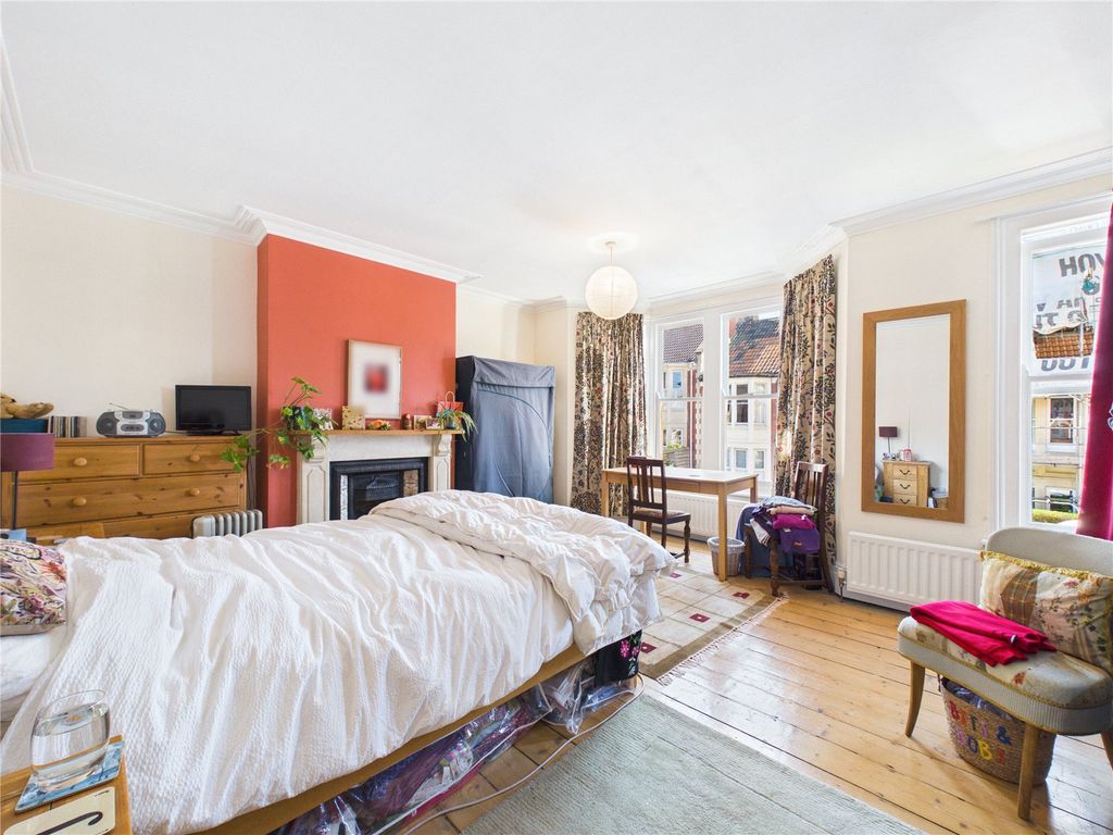 Property photo 3 of 23 Picture No. 16