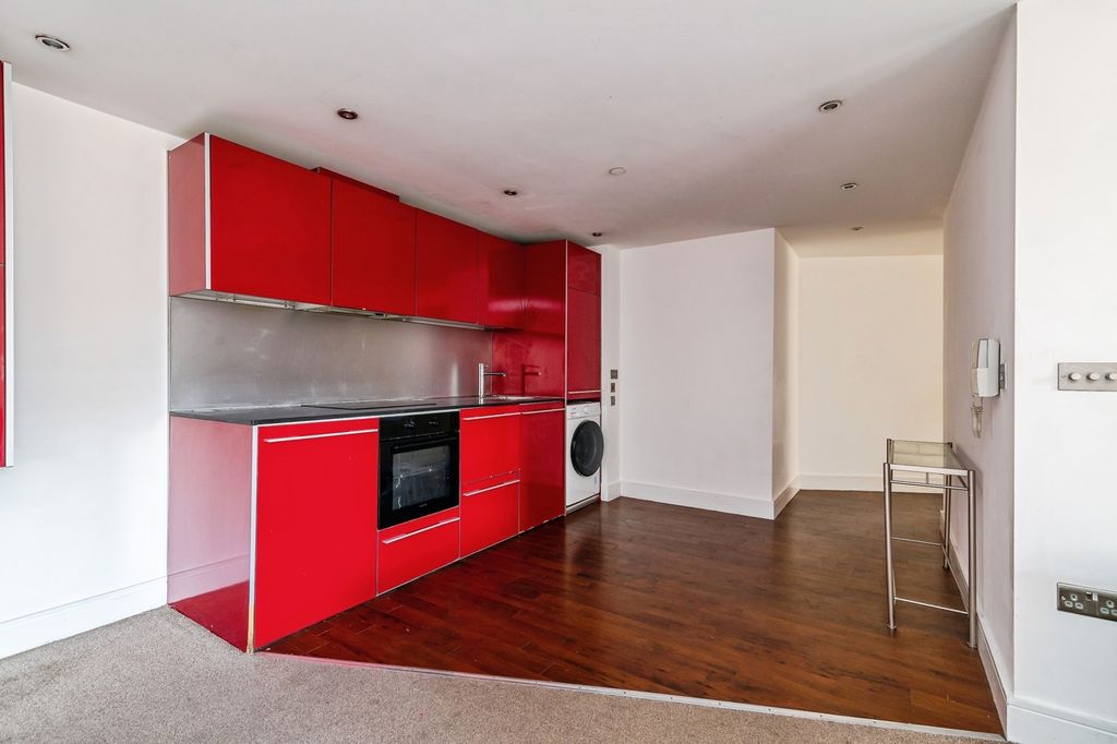 Property photo 3 of 10 Pbox-Img.Jpg