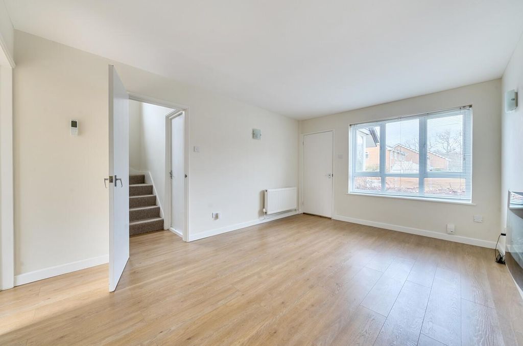 Property photo 2 of 19 1409927-13-6989Dfaba21E5.Jpg