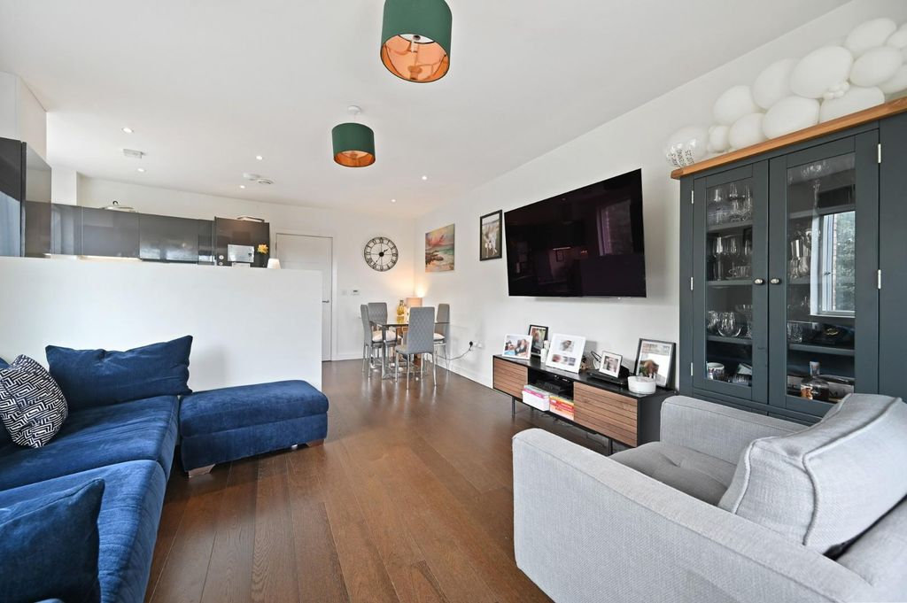 Property photo 3 of 12