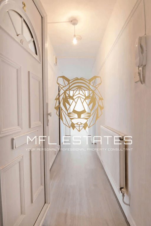 Property photo 3 of 8 Gallery