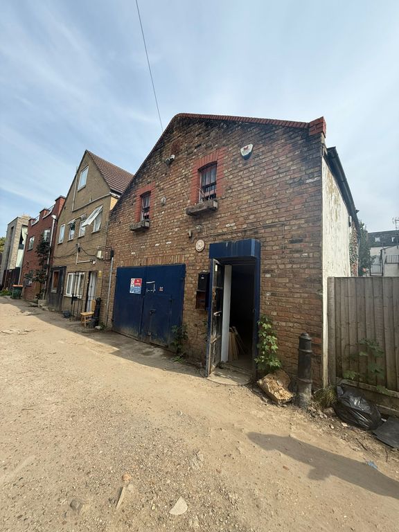 Property photo 1 of 3