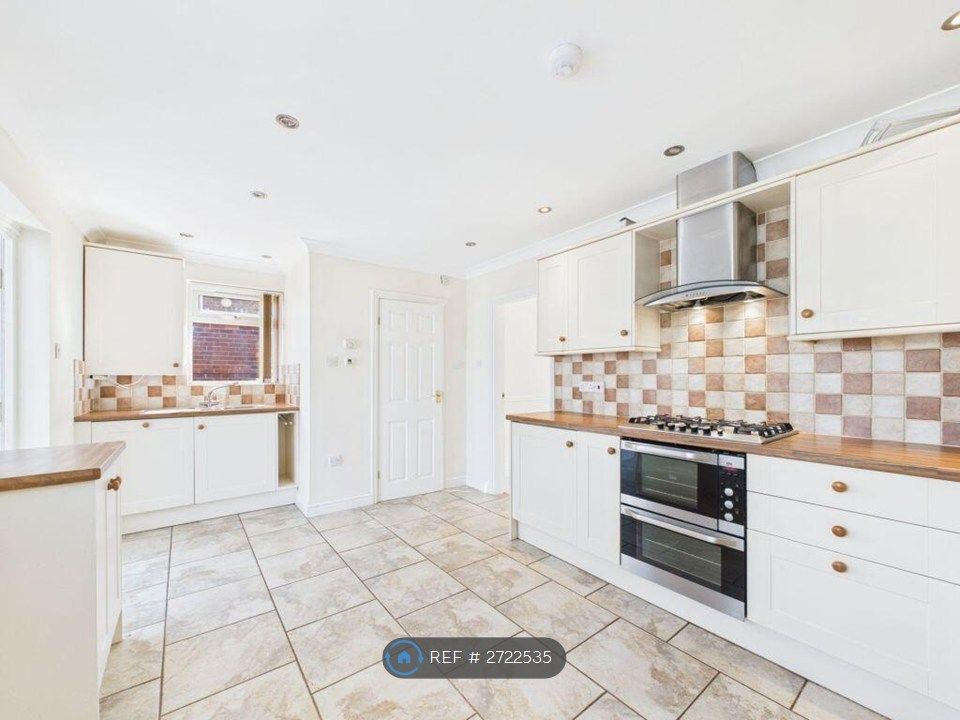 Property photo 2 of 22 Kitchen Diner