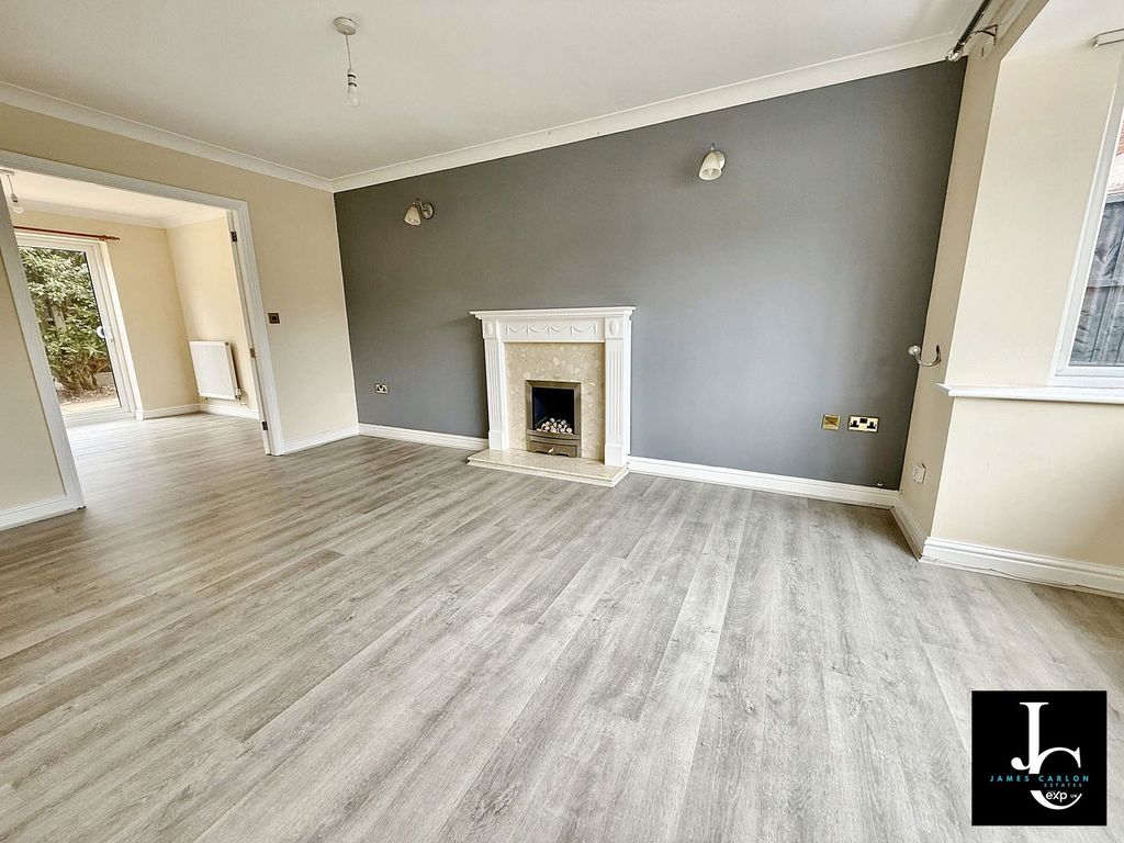 Property photo 3 of 24