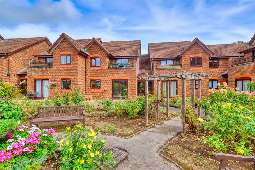 Property photo 1 of 10 Picture No. 11