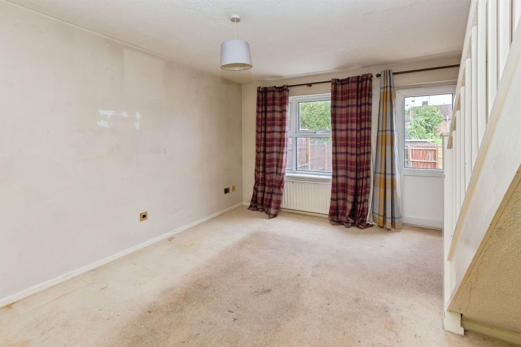 Property photo 2 of 17
