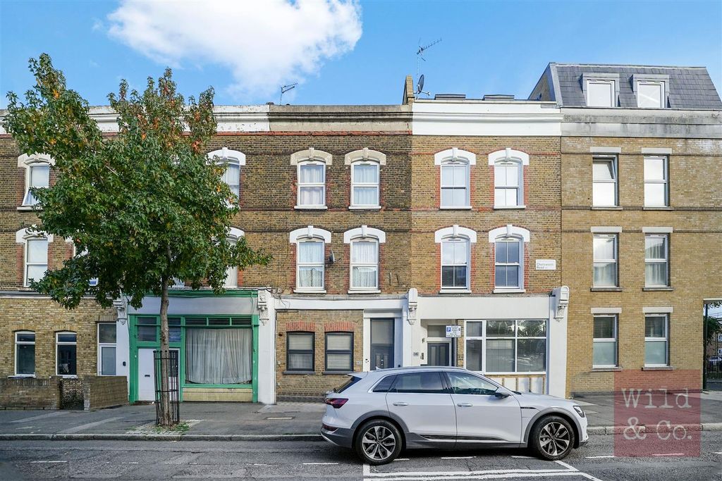Property photo 1 of 32 Chatsworth Road Hackney London E5 0Lt - 029.Jpg