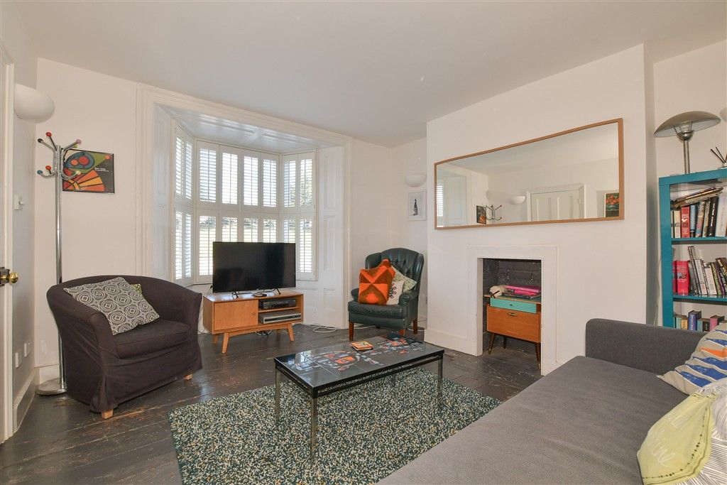 Property photo 1 of 10 Lounge
