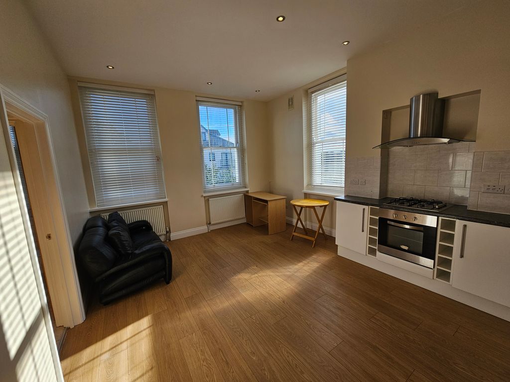 Property photo 1 of 5