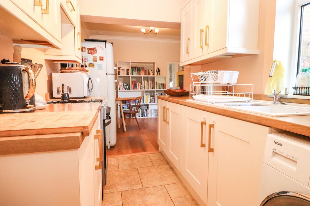 Property photo 2 of 22