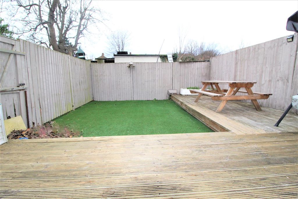Property photo 3 of 5