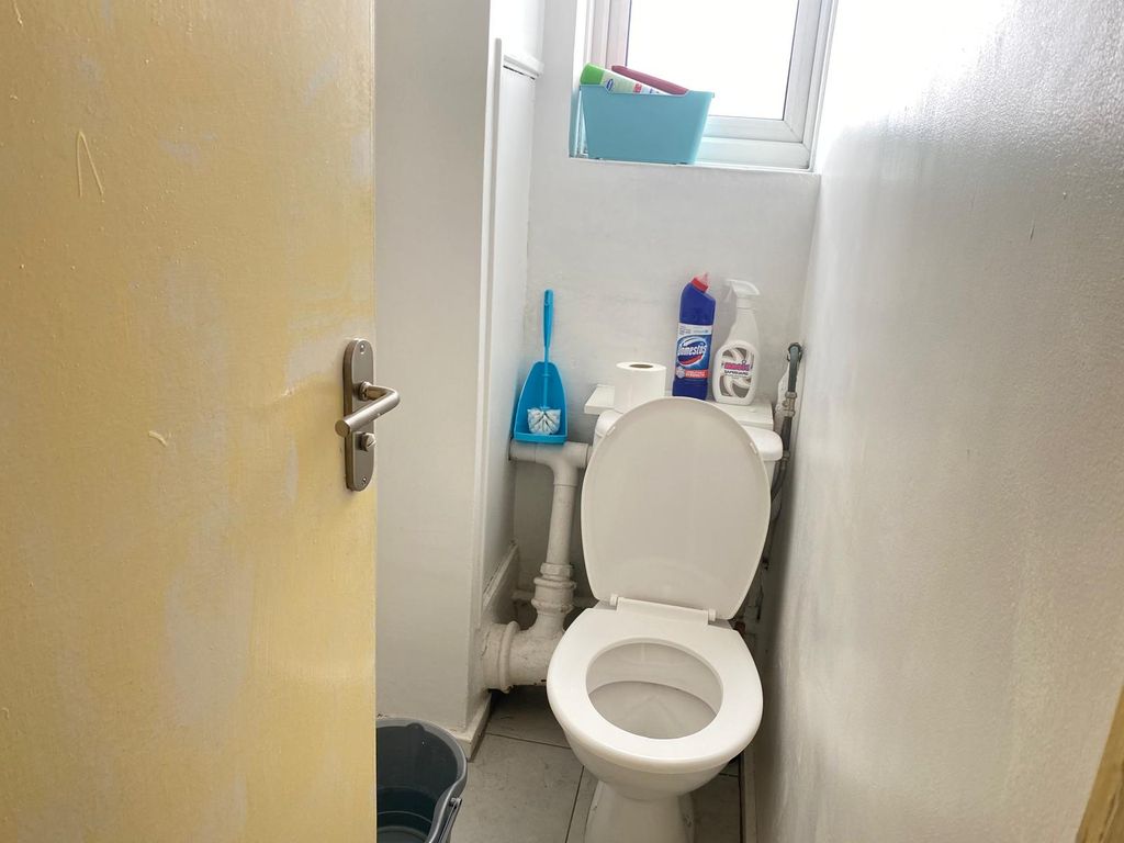 Property photo 3 of 5