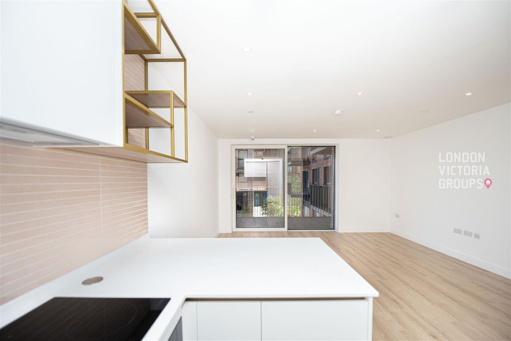 Property photo 2 of 13 1-1800.Jpg