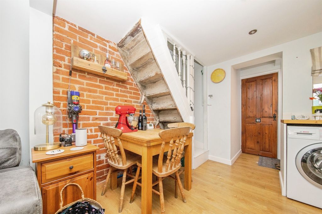 Property photo 3 of 16