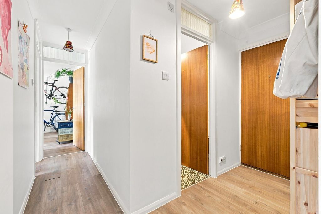 Property photo 3 of 13 Hallway