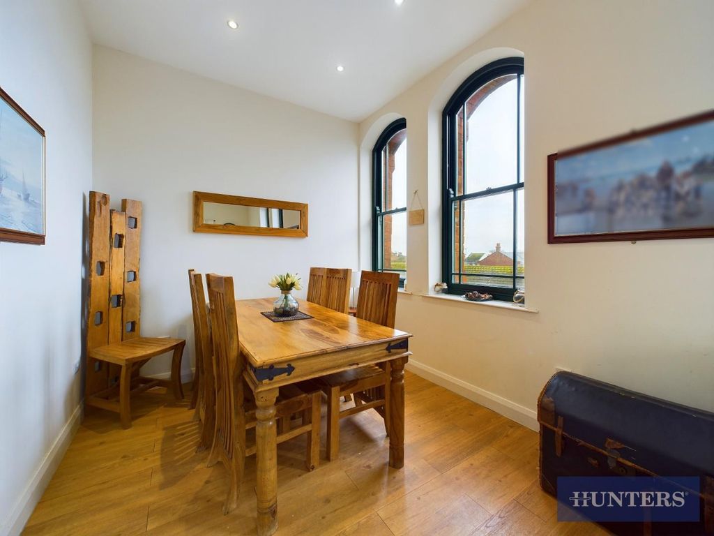 Property photo 3 of 15 Dining Area