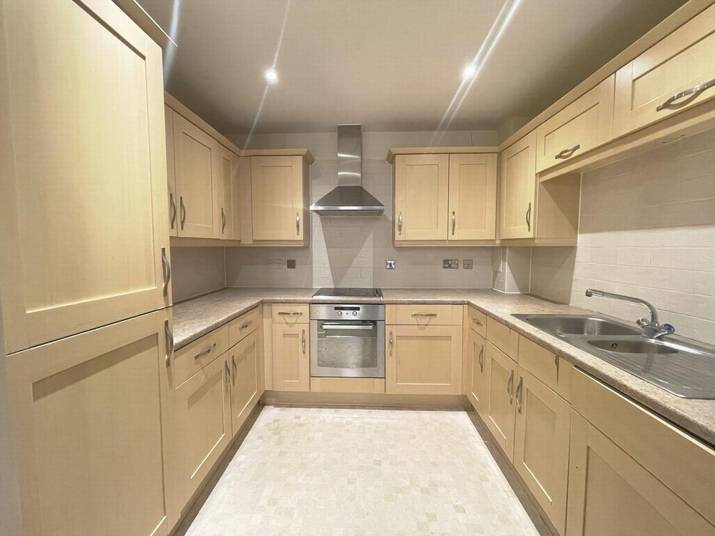 Property photo 2 of 7 Kitchen