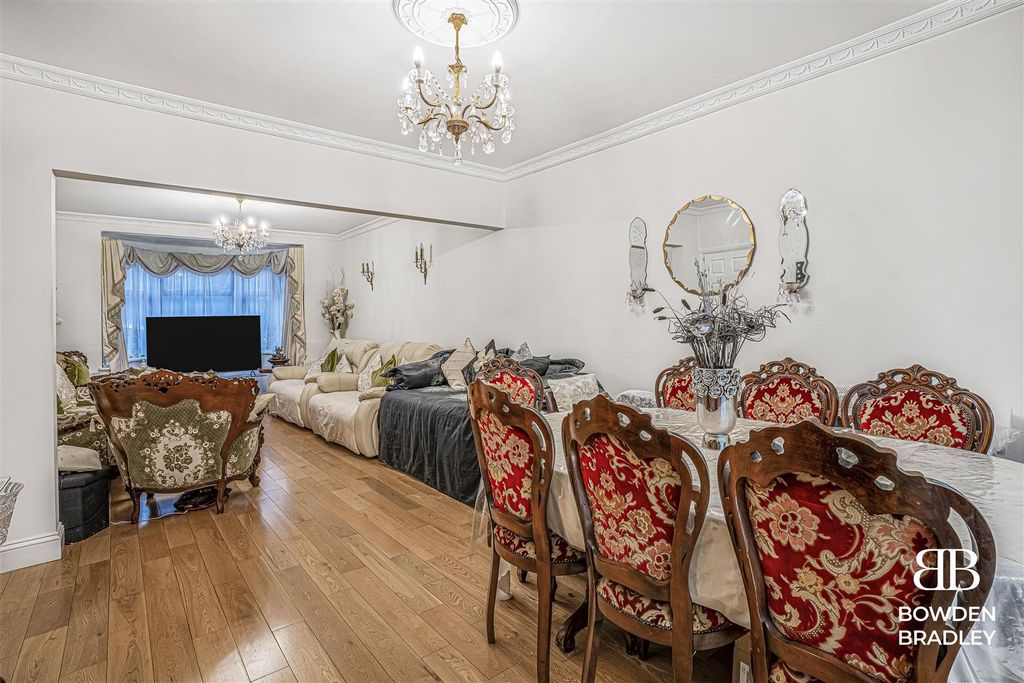 Property photo 3 of 21 Dining Area