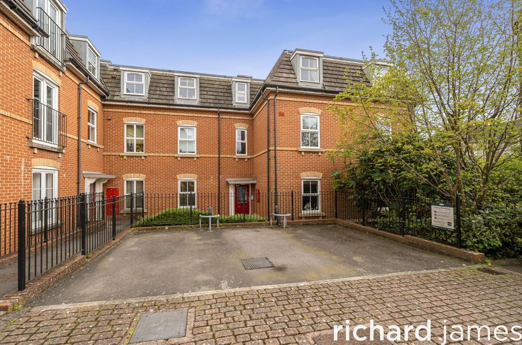 Property photo 1 of 10 Db334B2F29d54A91Ac85c270F7c27E89