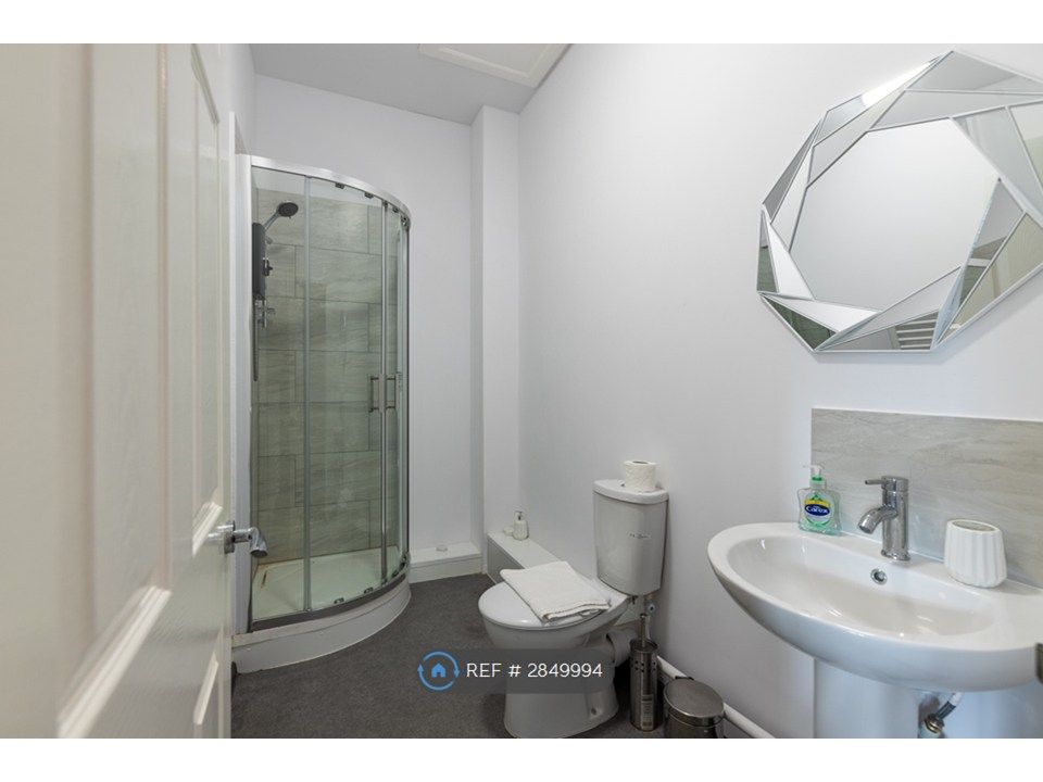 Property photo 3 of 35