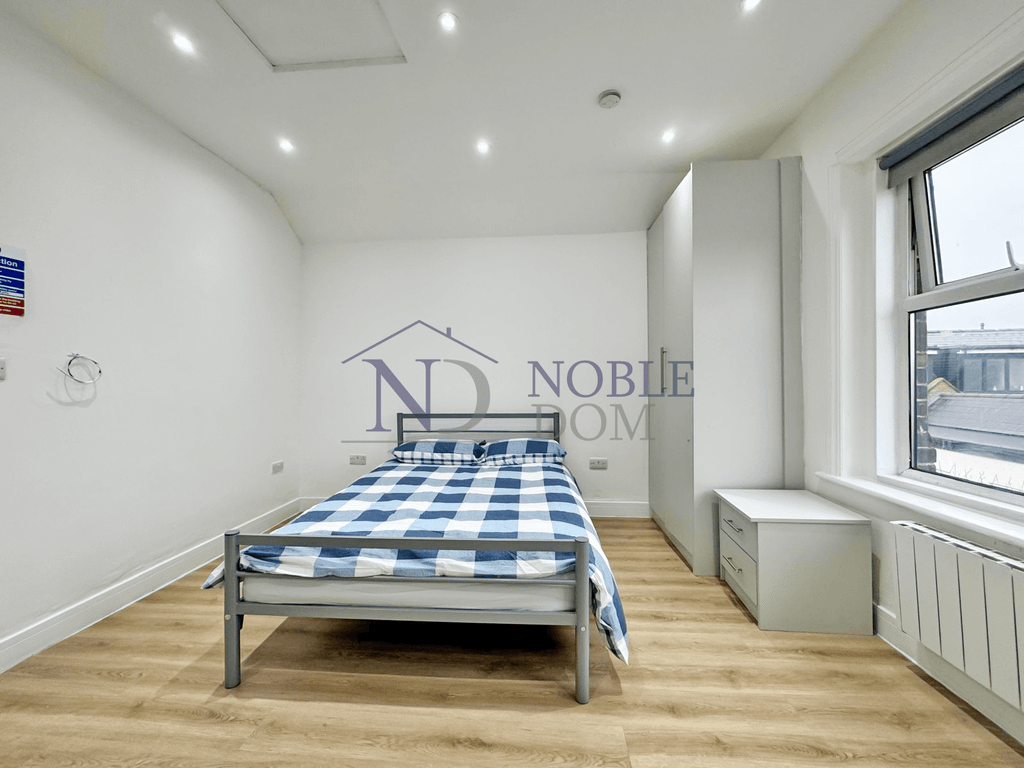 Property photo 2 of 6 Ba0c02A43E77670A9Db6A2B3c3Adceca