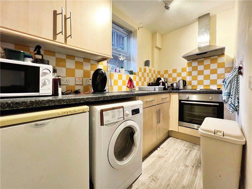 Property photo 2 of 6 Kitchen