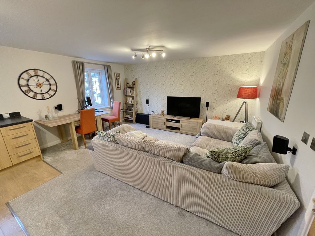 Property photo 2 of 9
