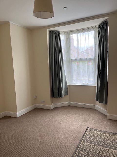 Property photo 3 of 8 Lounge Area