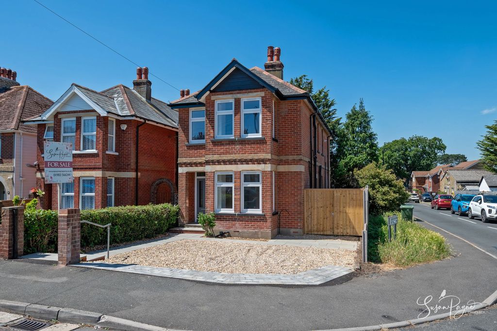 Property photo 1 of 33