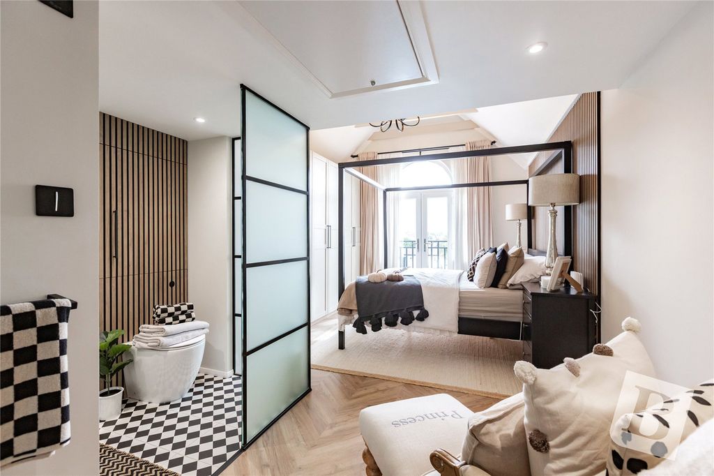 Property photo 2 of 59 Bedroom Two