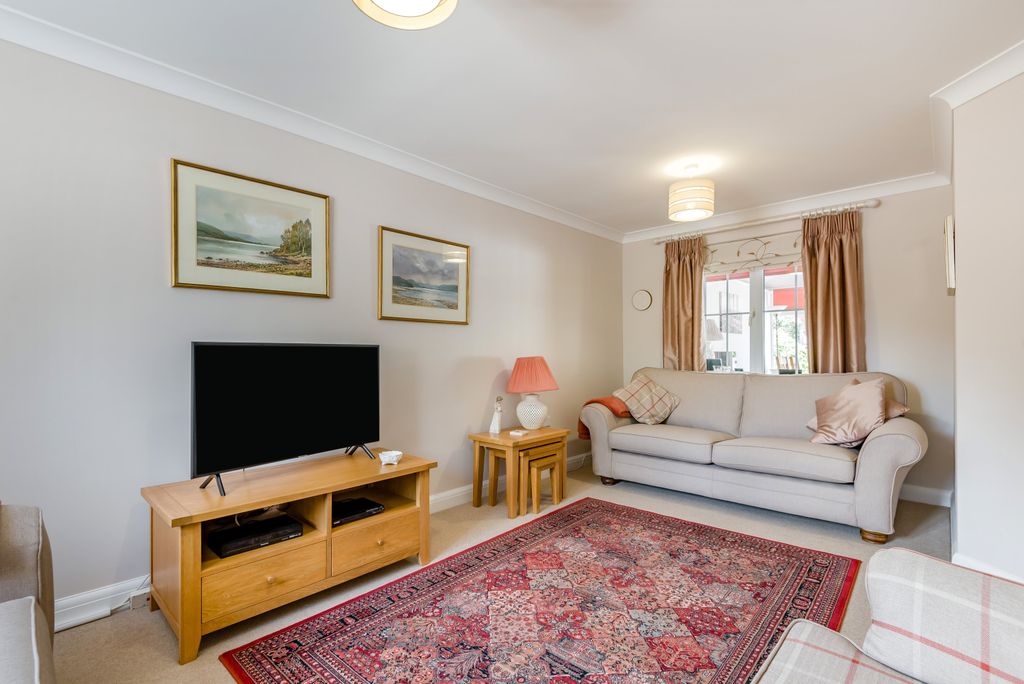 Property photo 2 of 33