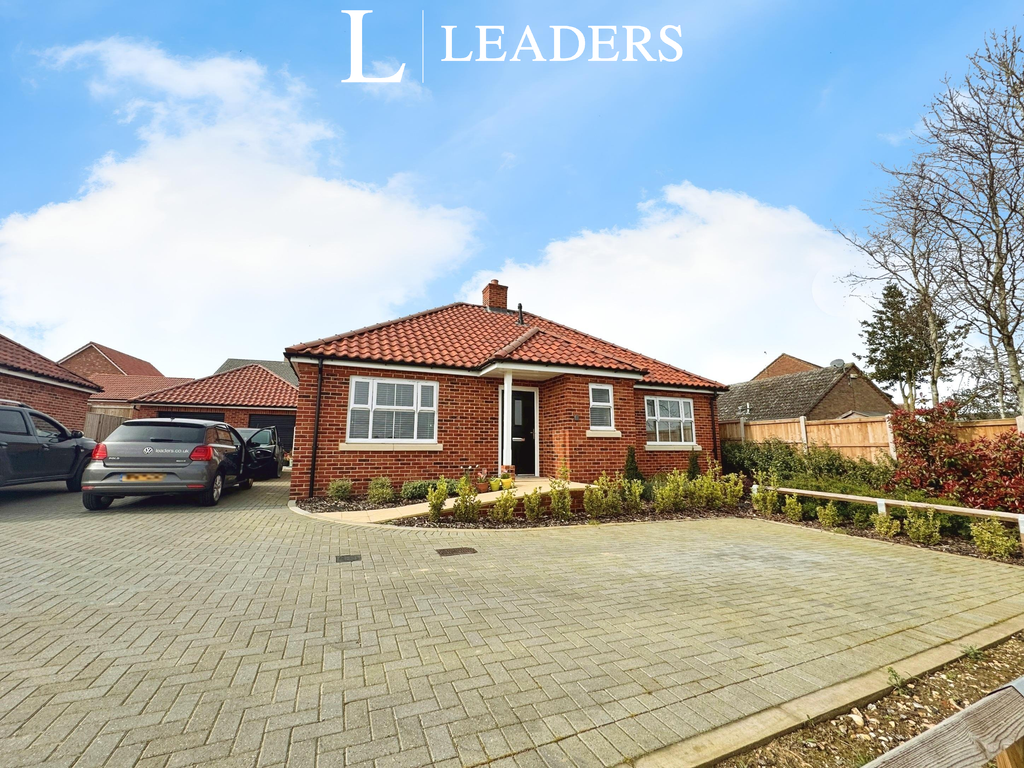 Property photo 1 of 10 2 Bedingfield Front