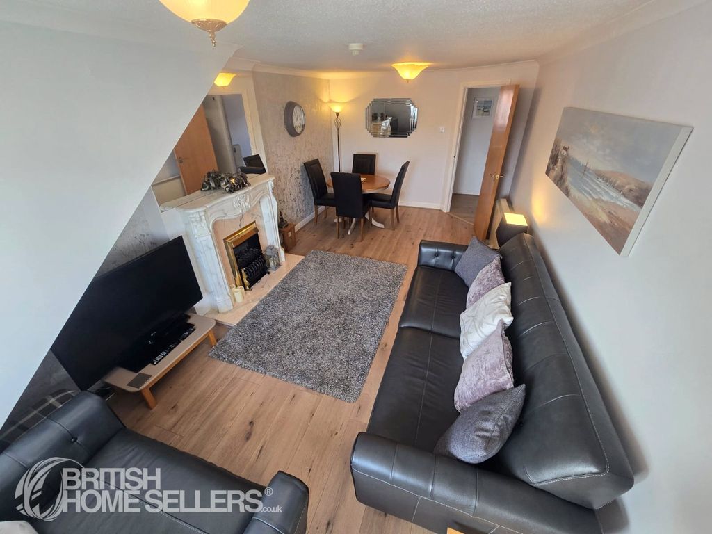 Property photo 3 of 17 Picture No. 12