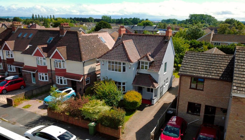 Property photo 1 of 35