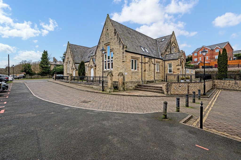 Property photo 1 of 40 3999482