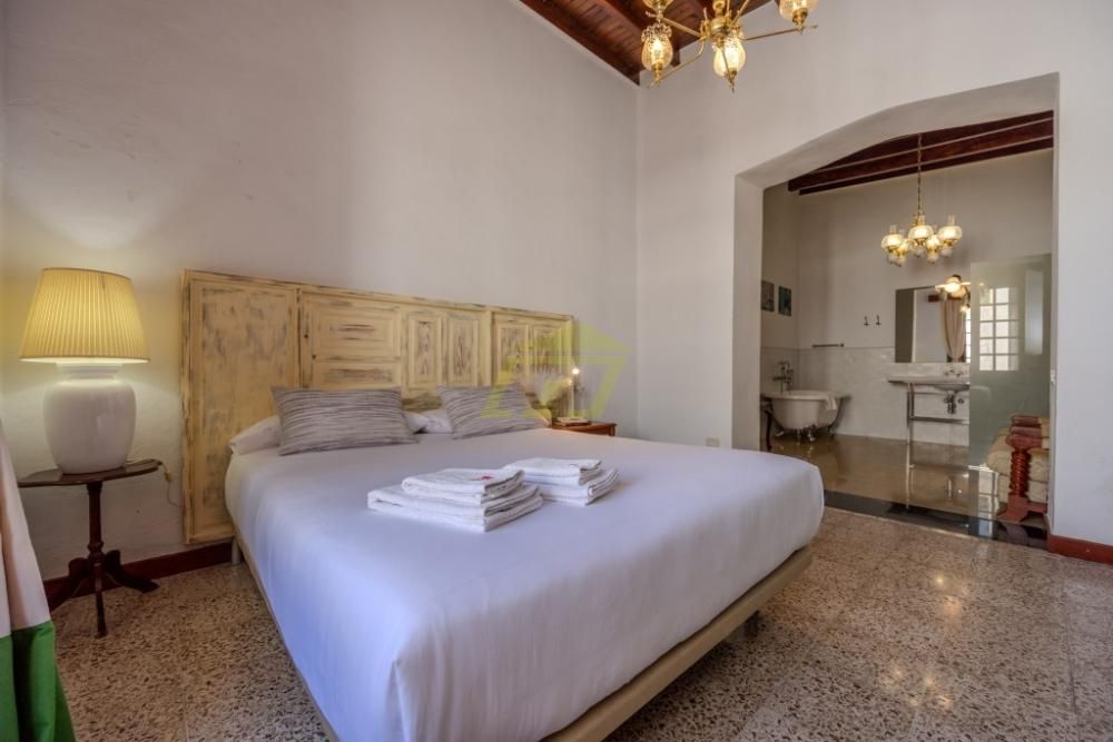 Property photo 3 of 27