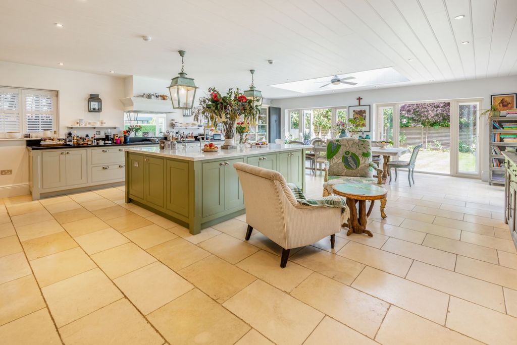 Property photo 3 of 16 Kitchen/Dining Room