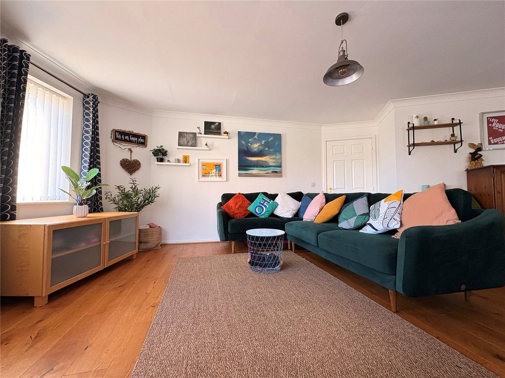 Property photo 2 of 17 Picture No. 02