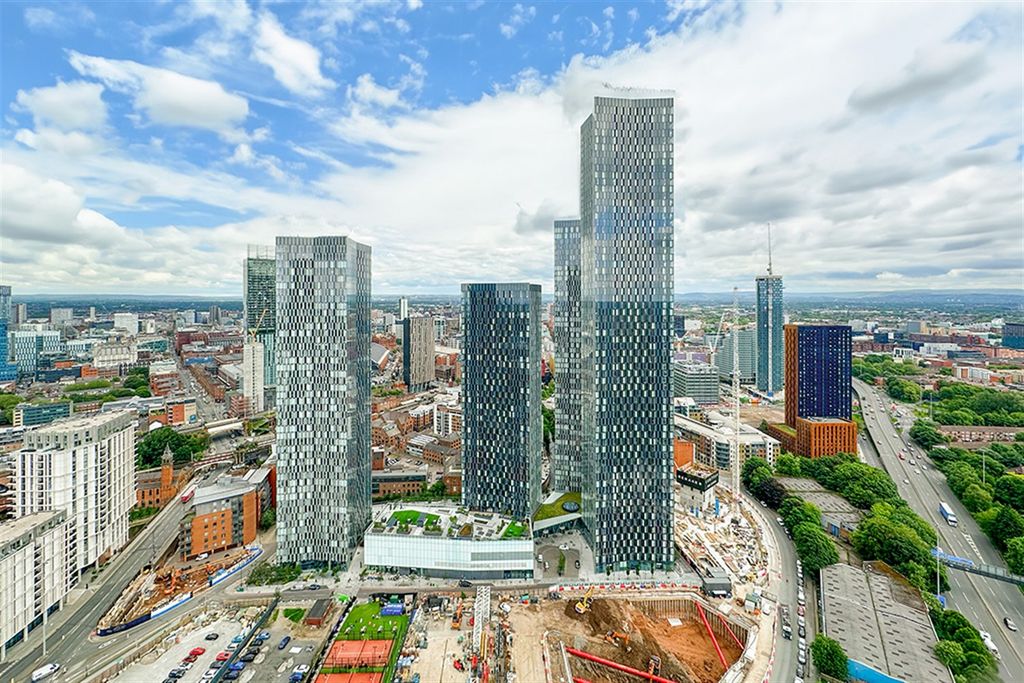 Property photo 2 of 19 (Main)