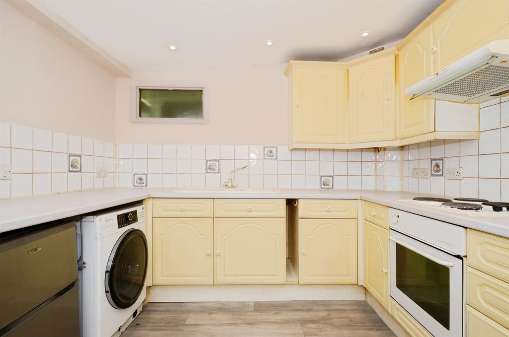 Property photo 3 of 13