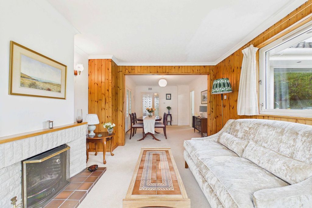 Property photo 3 of 32