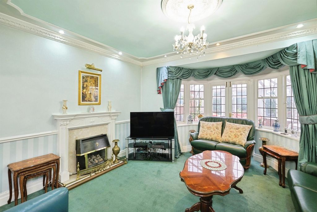 Property photo 3 of 23