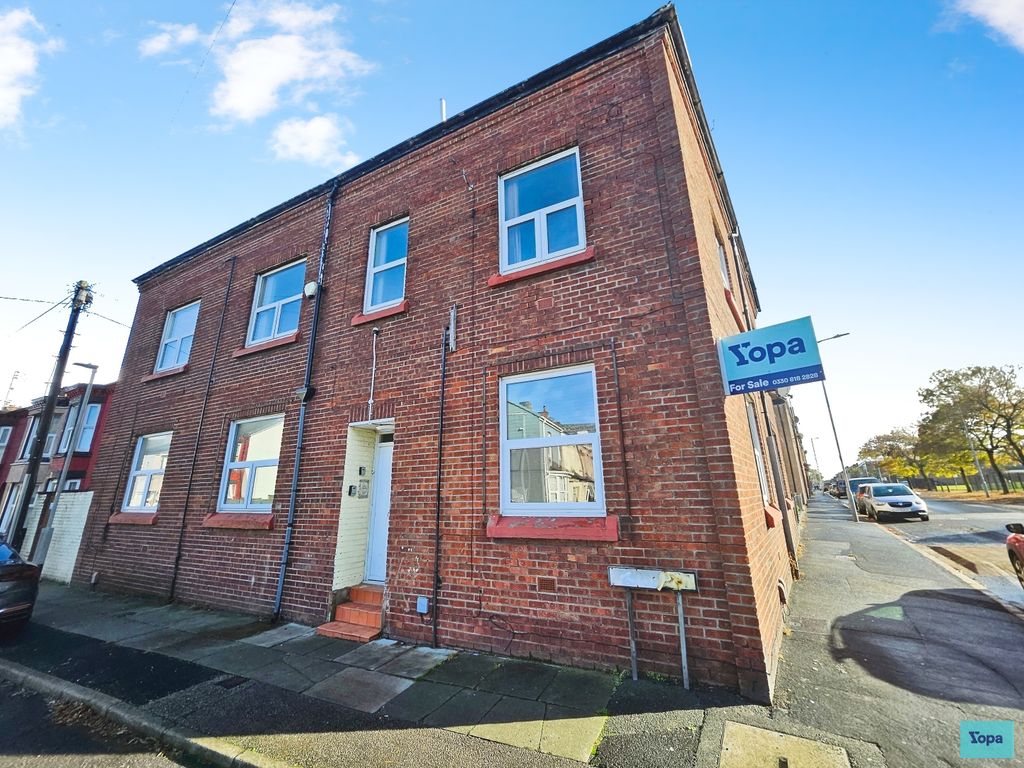 Property photo 1 of 12 C4c6634A-1000061822