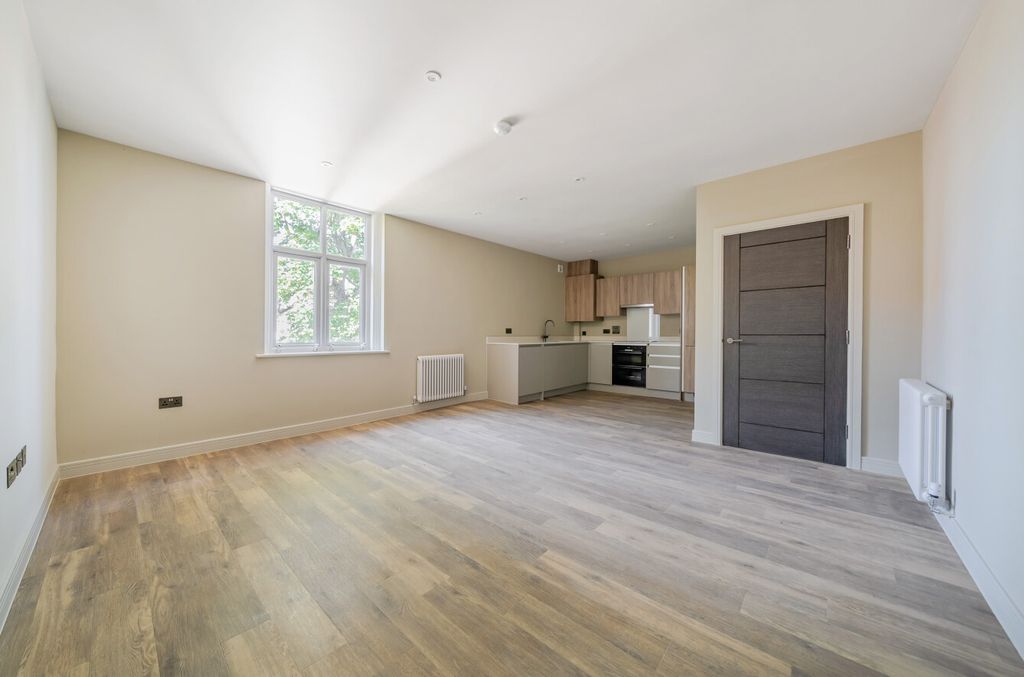 Property photo 2 of 12 1493588-21-6A511d...