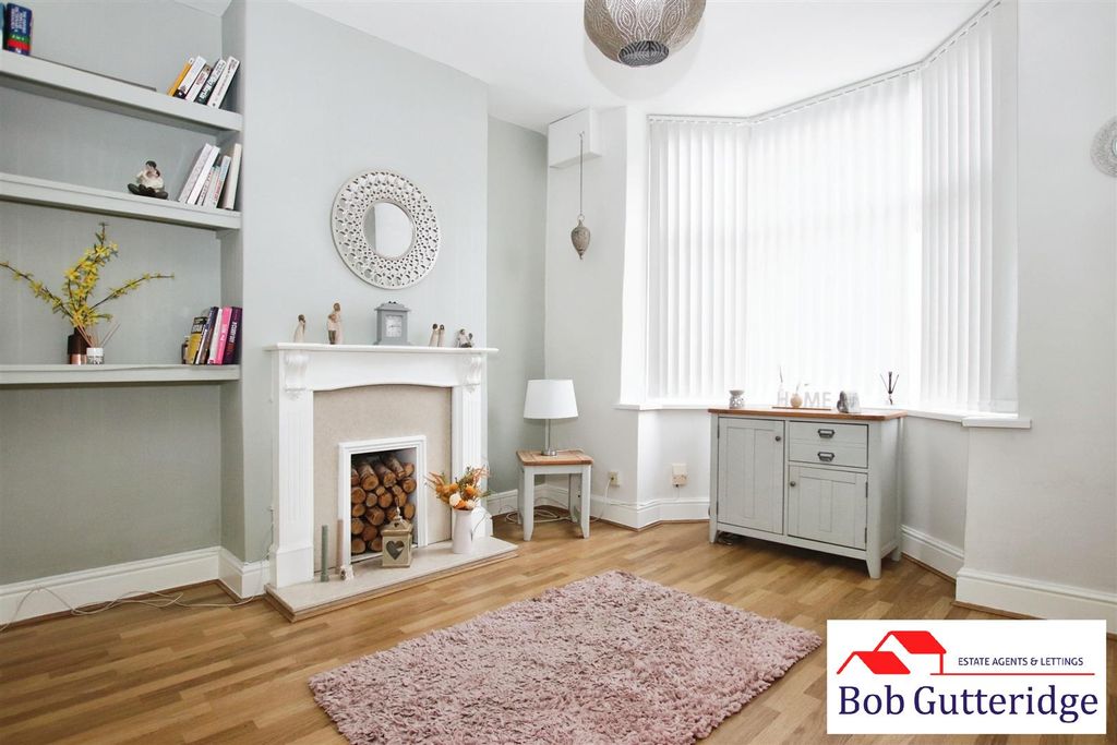 Property photo 2 of 30 Bay Fronted Sitting Room