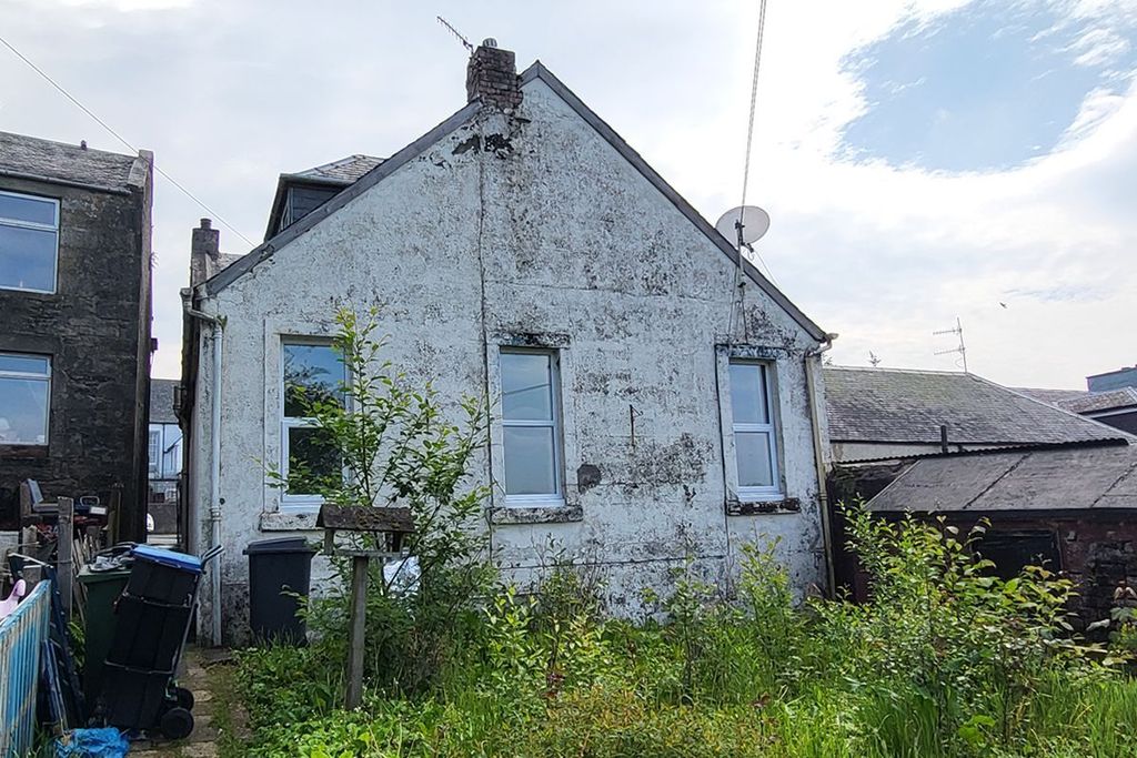 Property photo 1 of 3