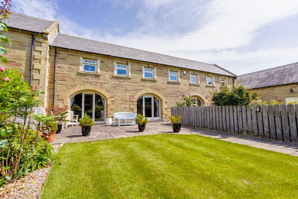 Property photo 1 of 15 External