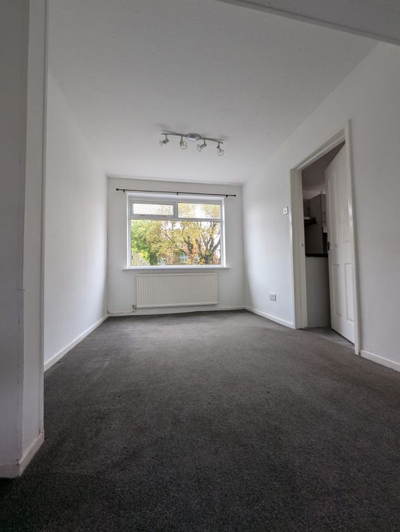 Property photo 3 of 7 Living Dining