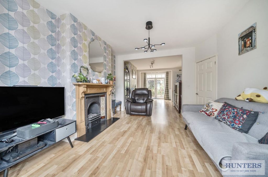 Property photo 2 of 20 01122Bac-91Fa-4Bdd-B204-c40A16Fcd212.Jpg