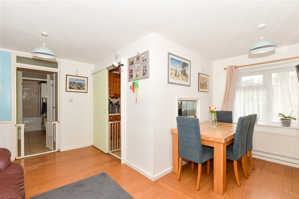 Property photo 2 of 7 Lounge